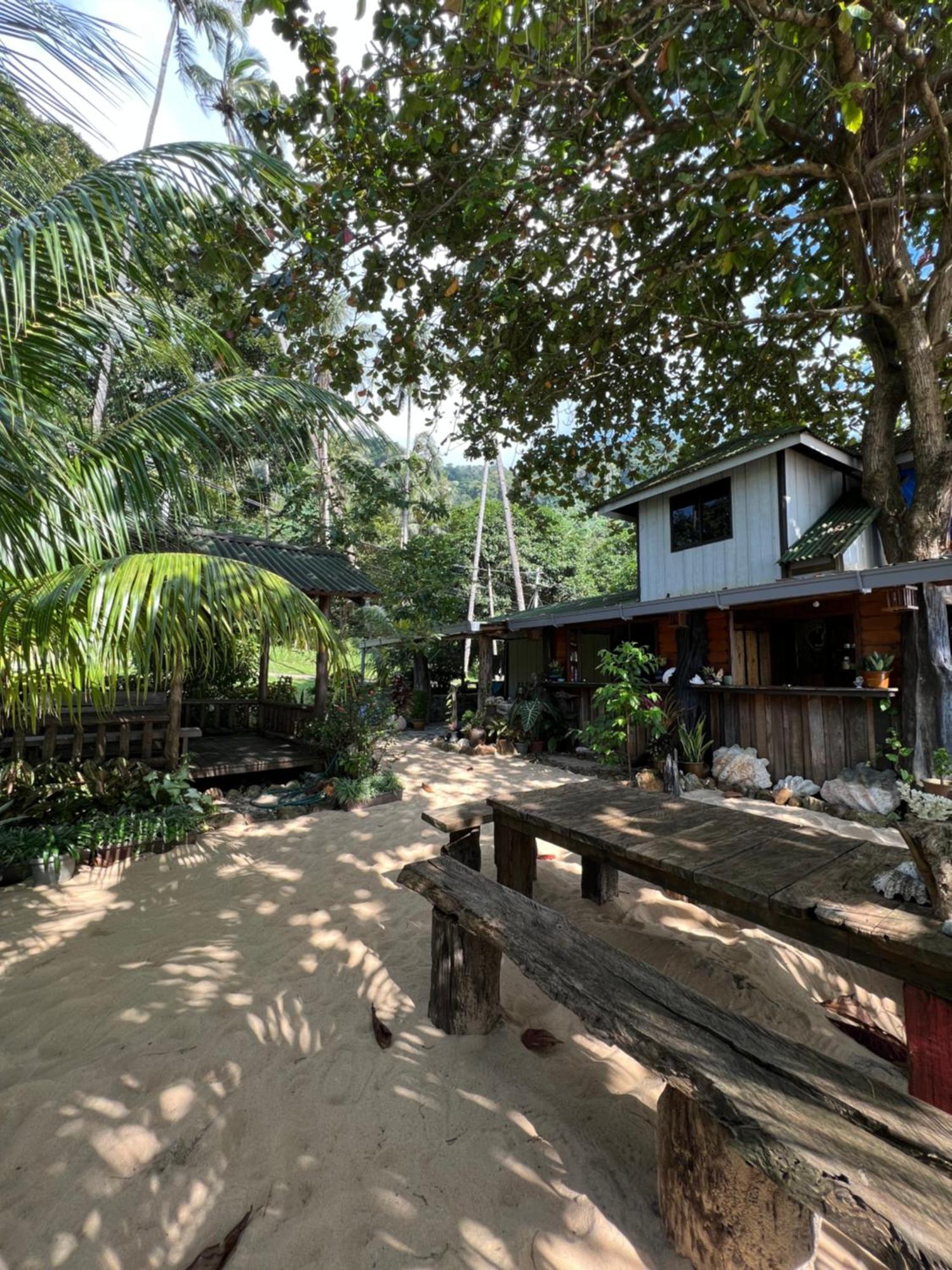 Beach House Kampung Genting Εξωτερικό φωτογραφία