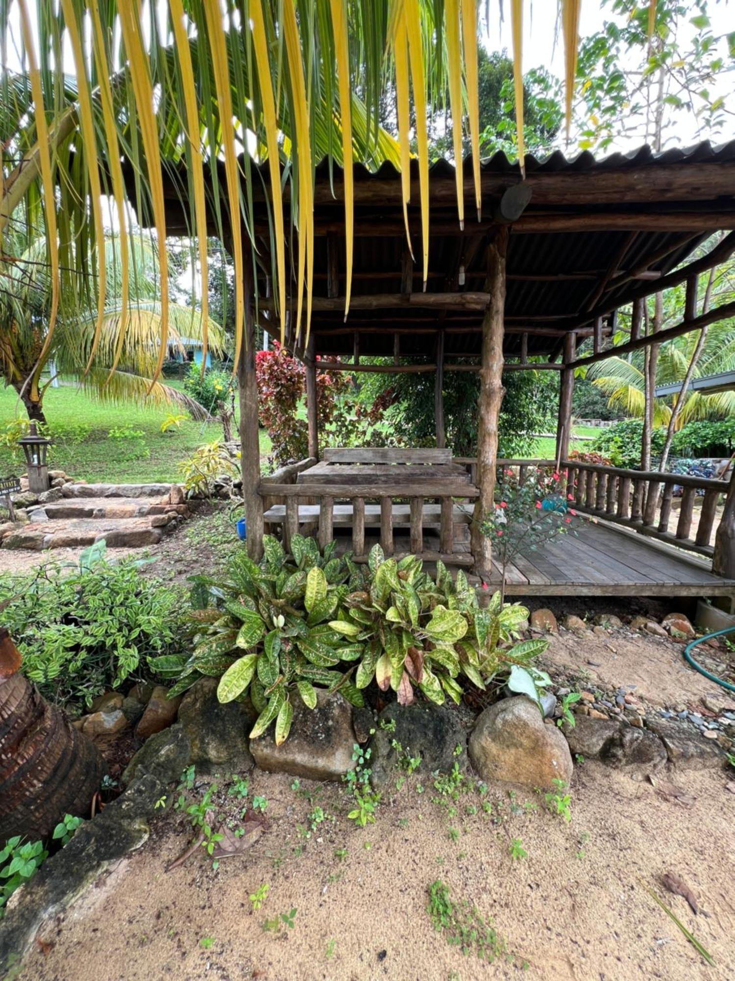 Beach House Kampung Genting Εξωτερικό φωτογραφία