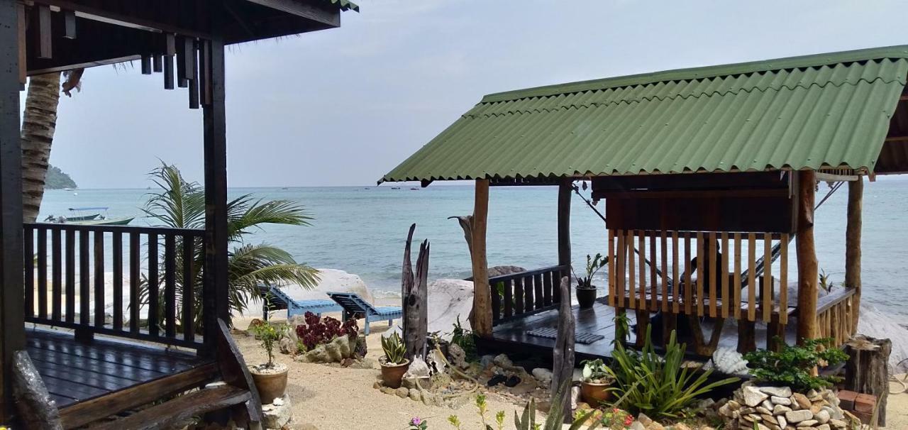Beach House Kampung Genting Εξωτερικό φωτογραφία