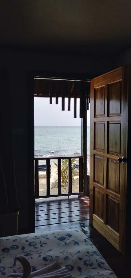 Beach House Kampung Genting Εξωτερικό φωτογραφία